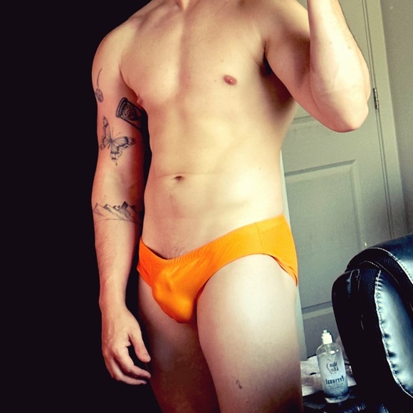 Meet your Posher, Dylan - Picture 2 of 2